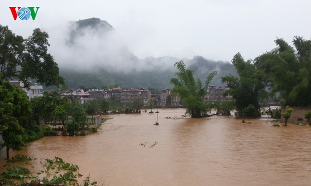 Hujan dan bajir berlangsunsg rumit di banyak negara Asia