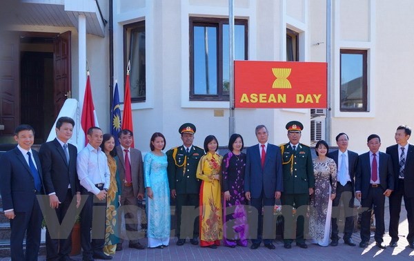 Upacara bendera ASEAN di Kedutaan Besar Vietnam di Ukraina