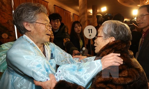 Dua bagian negeri Korea bertukar daftar keluarga-keluarga reuni