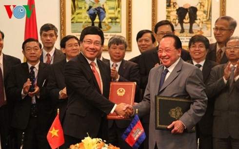 Rapat kelompok pejabat tinggi Persidangan ke-14 Komisi Gabungan Vietnam-Kamboja tentang kerjasama ekonomi, budaya, ilmu pengetahuan dan teknik