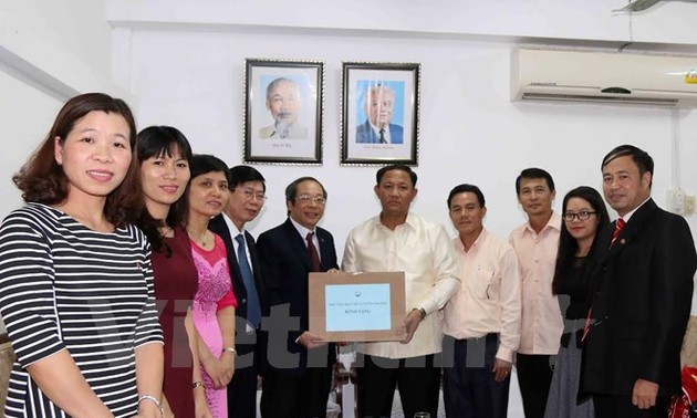 Vietnam dan Laos memperkuat kerjasama di bidang pers