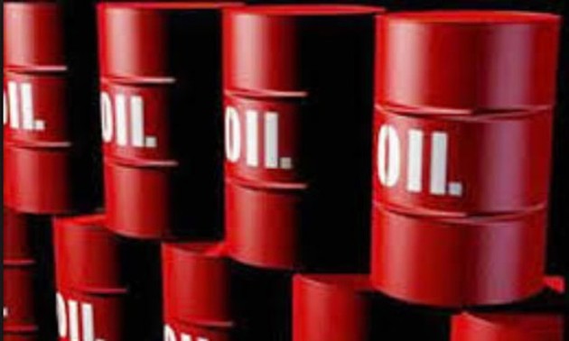 Bank Dunia menurunkan prakiraan harga minyak tambang tahun 2015