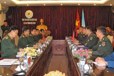 Memperkuat kerjasama kejuruan di bidang penjagaan perdamaian PBB antara Vietnam dan Tiongkok