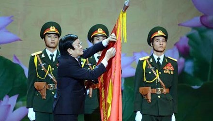 Presiden Vietnam, Truong Tan Sang menghadiri acara penerimaan gelar Pahlawan Kerja dari Bank Tentara Vietnam