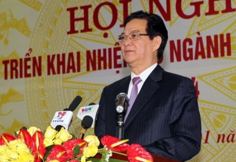 PM Vietnam, Nguyen Tan Dung menghadiri konferensi menggelarkan tugas tahun 2016 dari instansi perhubungan dan transportasi Vietnam