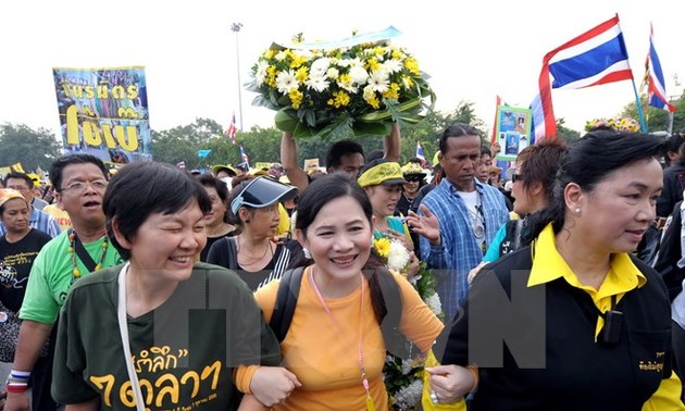 Thailand memulai pengadilan terhadap blokade yang dilakukan faksi kaos Kuning terhadap bandara para tahun 2008