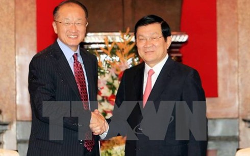 Presiden Vietnam, Truong Tan Sang menerima Presiden Bank Dunia, Jim  Yong Kim 