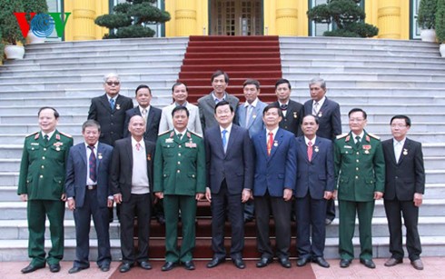 Presiden Vietnam, Truong Tan Sang menerima rombongan anak-anak pembasmi serdadu Amerika Serikat dari Vietnam Selatan