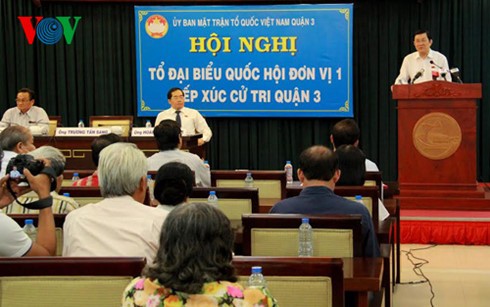 Presiden Vietnam, Truong Tan Sang melakukan kontak dengan para pemilih dua distrik 1 dan 3, kota Ho Chi Minh