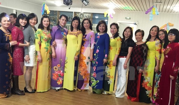 Mengembangkan peranan kaum wanita dalam komunitas orang Vietnam di Norwegia
