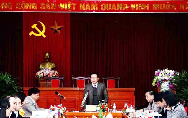 Memeriksa pekerjaan persiapan pemilihan anggota MN Vietnam angkatan ke-14 dan anggota Dewan Rakyat berbagai tingkat masa bakti 2016-2021 di daerah-daerah