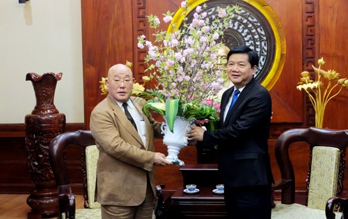 Sekretaris Komite Partai kota Ho Chi Minh menerima penasehat khusus PM Jepang