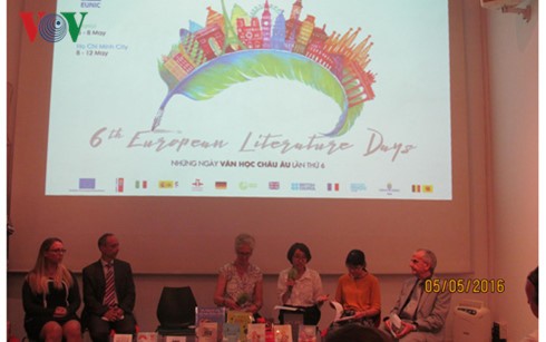  Pembukaan Program ke-6 Hari-hari sastra Eropa di kota Hanoi