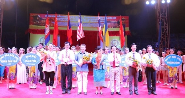 Pembukaan Festival Sirkus Internasional tahun 2016