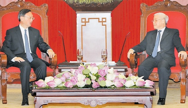 Sekjen KS PKV, Nguyen Phu Trong menerima Anggota Dewan Negara Tiongkok, Yang Jiechi