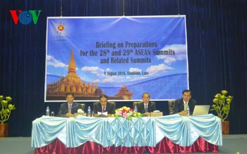 Laos siap untuk KTT ASEAN ke-28 dan ke-29