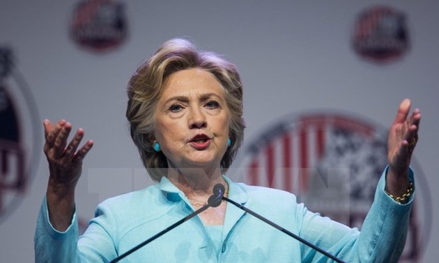Hillary Clinton mengumumkan anggota kelompok transisi