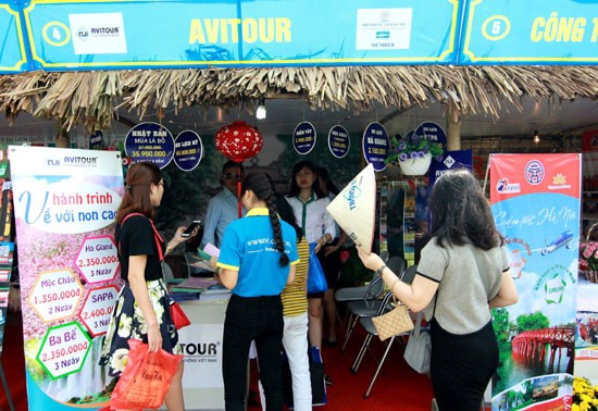 Acara penutupan Festival wisata desa kerajinan tradisional Hanoi tahun 2016