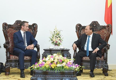 Memperkuat lebih lanjut lagi hubungan persahabatan dan kerjasama antara Vietnam dan Denmark