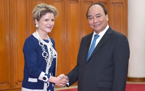 PM Nguyen Xuan Phuc menerima Sekretaris Negara Kementerian Ekonomi, Pendidikan dan Penelitian Swiss, Ibu Ineichen