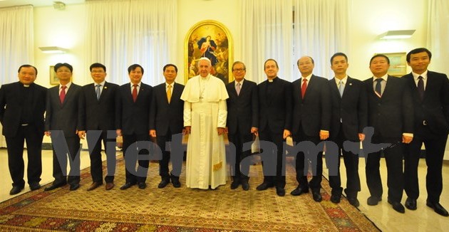 Deputi Harian Menlu Vietnam melakukan kunjungan di Takhta Suci Vatikan