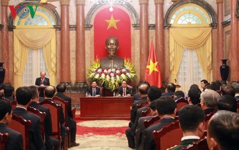 Presiden Tran Dai Quang bertemu dengan delegasi dari cabang produksi batu bara dan provinsi Quang Ninh