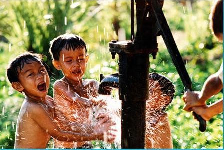 Dana Anak-Anak PBB membantu Vietnam memperbaiki syarat sanitasi dan air bersih