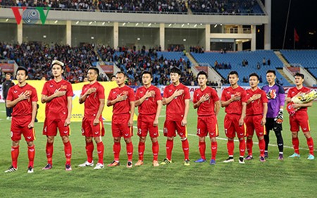Tim sepak bola Vietnam berangkat menghadiri AFF Cup 2016