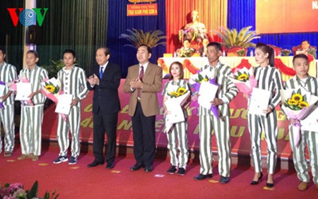 Acara mengumumkan keputusan Presiden Vietnam tentang pemberian remisi tahun 2016