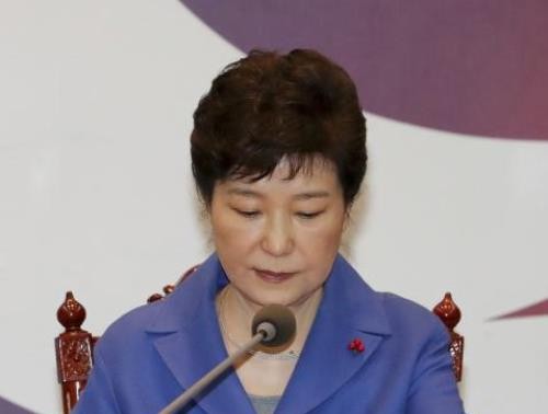 Ratusan ribu warga Republik Korea mengimbau supaya Park Guen-hye mengundurkan diri