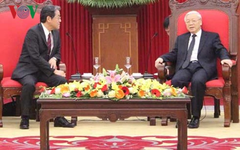 Sekjen KSPKV, Nguyen Phu Trong menerima Dubes Jepang, Umeda Kunio