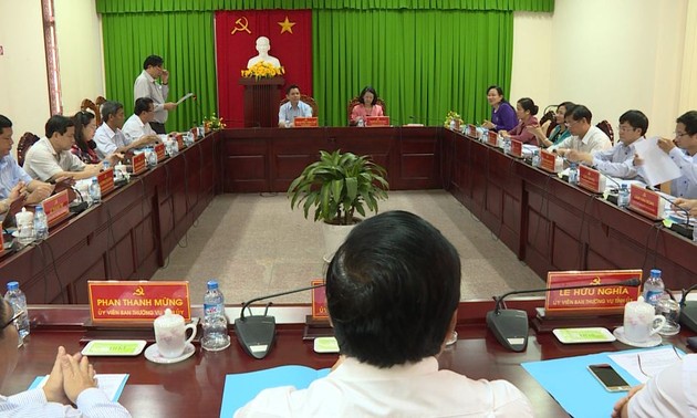Kepala Departemen Penggerakan Massa Rakyat KS PKV, Truong Thi Mai melakukan kunjungan kerja di provinsi Soc Trang