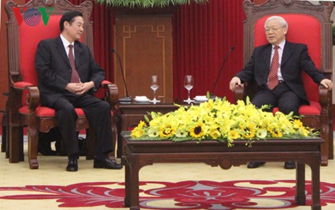 Sekjen KS PKV Nguyen Phu Trong menerima delegasi Partai Komunis Tiongkok