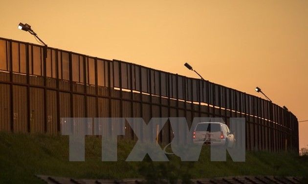 Taktha Suci Vatikan dan Spanyol menolak pembangunan tembok perbatasan antara AS dan Meksiko