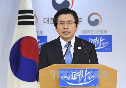 Penjabat Presiden Republik Korea, Hwang Kyo-ahn mengimbau untuk menerima vonis dari Mahkamah Konstitusi