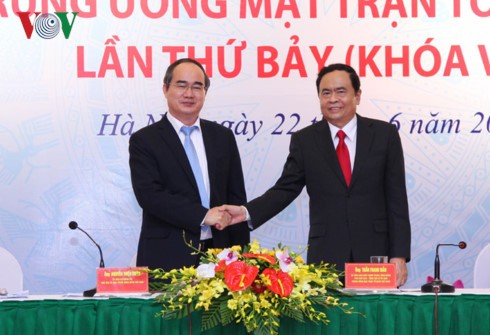 Tran Thanh Man ditugasi oleh musyawarah memegang jabatan Ketua Pengurus Besar Front  angkatan VIII Tanah Air Vietnam