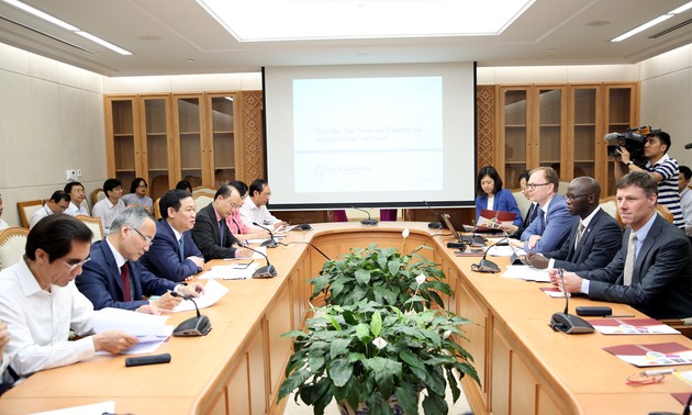 Vietnam berkonsultasi dengan Bank Dunia untuk mengembangkan ekonomi dan perdagangan
