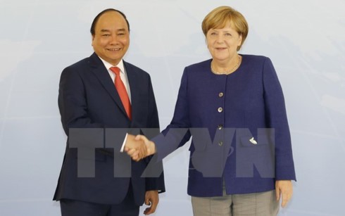 PM Vietnam, Nguyen Xuan Phuc melakukan pembicaraan dengan Kanselir Jerman, Angela Merkel