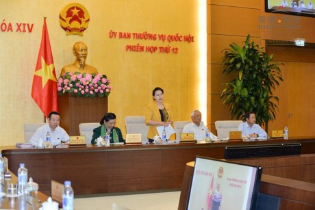  Acara penutupan persidangan ke-12 Komite Tetap MN Vietnam