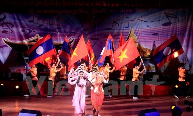 55 tahun hubungan Vietnam-Laos: Kesan pada malam babak final Kontes mencipta lagu tentang hubungan Laos-Vietnam