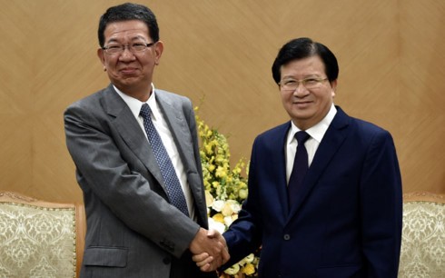  Pemerintah Vietnam menciptakan syarat yang kondusif dan menjamin kesetaraan antara para investor