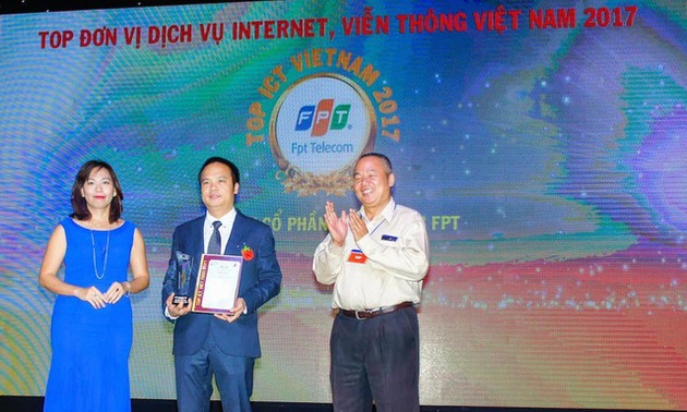  Penghargaan “Top ICT Vietnam” menuju ke kecenderungan perkembangan revolusi industri 4.0