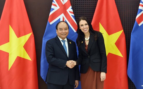 PM Nguyen Xuan Phuc menemui pimpinan perekonomian-perekonomian sehubungan dengan Pekan Tingkat Tinggi APEC