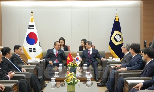 Aktivitas Deputi PM Vietnam, Truong Hoa Binh dalam kunjungan di Republik Korea