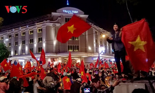 Menggandakan kegembiraan kemenangan U-23 Vietnam pada pertandingan  pertama semi final Piala U-23 Asia 2018