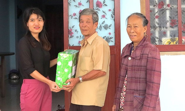 Provinsi Phu Yen membantu warga korban taufan memperbaiki rumah untuk merayakan Hari Raya Tet