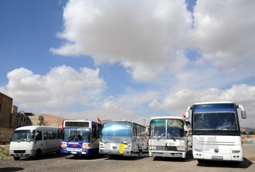 Suriah: Konvoi kendaraan pengangkut barang bantuan internasional tiba di Ghouta Timur