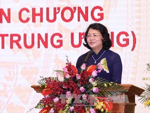 Wapres Vietnam, Dang Thi Ngoc Thinh memimpin sidang Dewan Kompetisi  dan  Pemberian Penghargaan Pusat