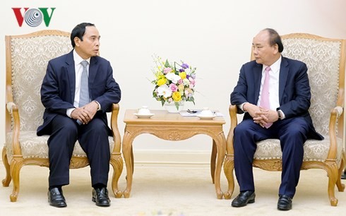PM Viet Nam, Nguyen Xuan Phuc menerima Deputi PM, Kepala Inspektorat Pemerintah Laos