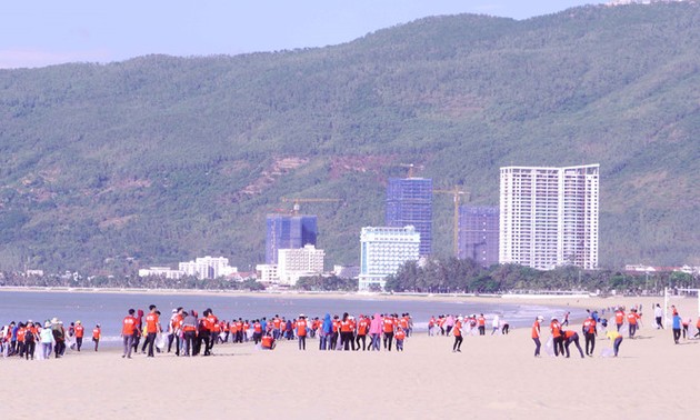 Lebih dari 300 anggota Liga Pemuda dan pemuda ikut acara Kampanye “Bersihkanlah laut” tahun 2018